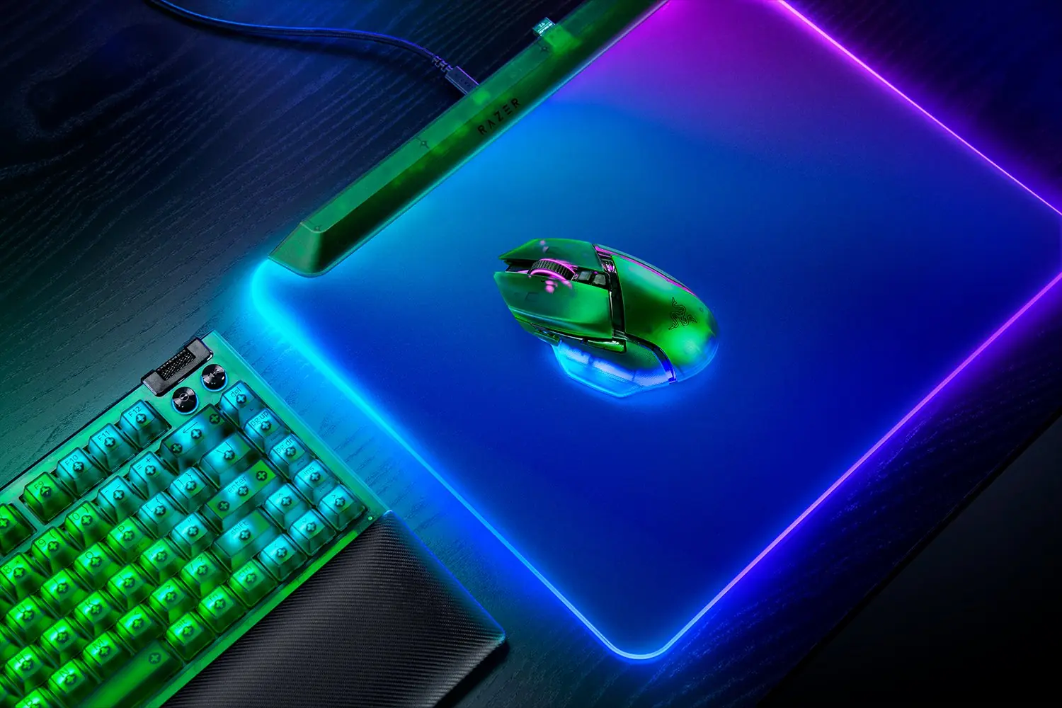 Razer Basilisk V3 Pro 35K Phantom Green Edition 5
