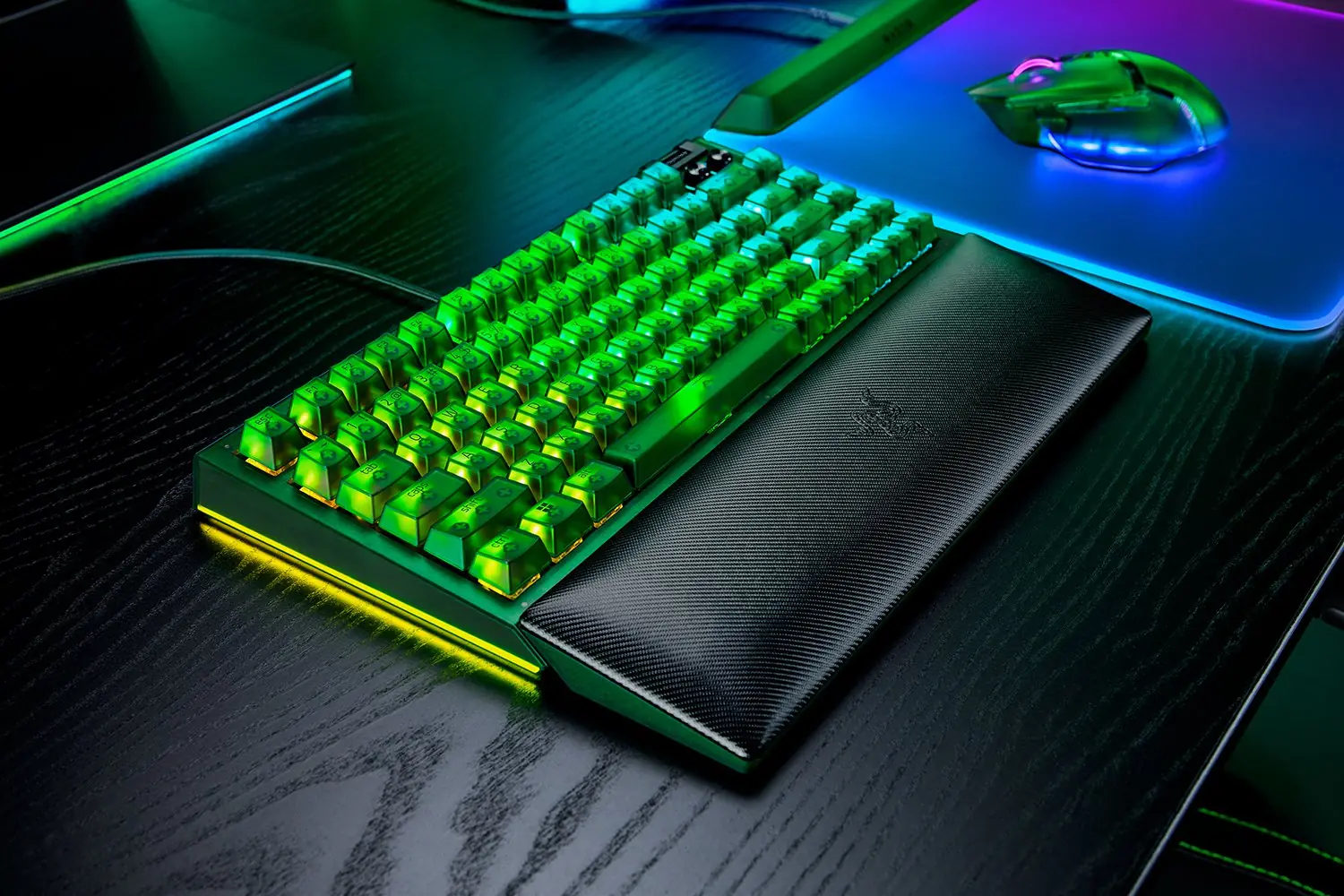 Razer BlackWidow V4 75 Phantom Green Edition 3 Razer BlackWidow V4 75 Phantom Green Edition 3