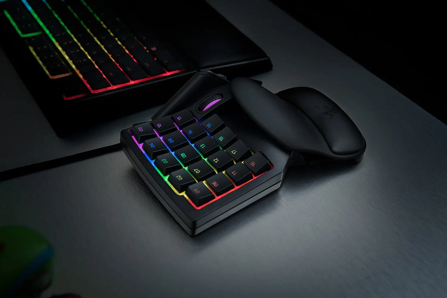 Razer Tartarus V2 Chroma Gaming Keypad 3 Razer Tartarus V2 Chroma Gaming Keypad 3