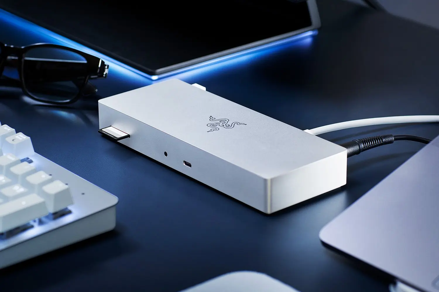 Razer Thunderbolt™ 4 Dock Mercury 3 Razer Thunderbolt™ 4 Dock Mercury 3